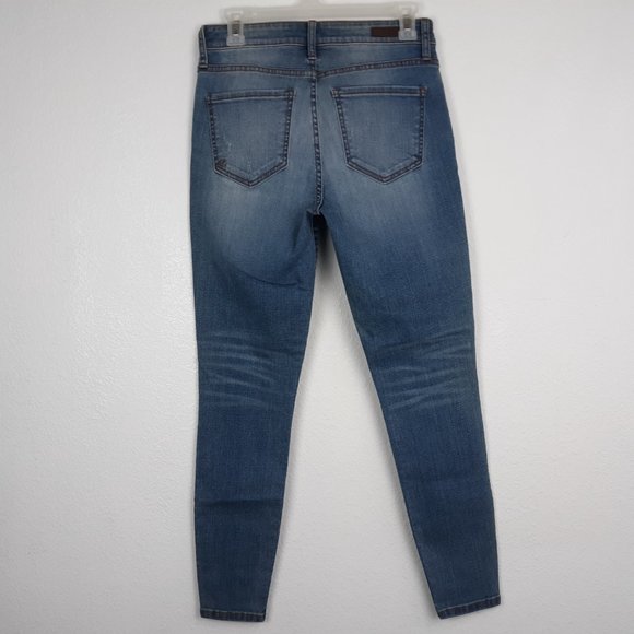 Kut from the Kloth Women's Ankle Skinny Jeans Size 6 Light Wash Distressed Denim - Picture 4 of 12